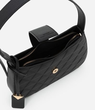 Bolsillo Baguette Pequena con Textura en Relieve y Detalle de Colgante 4