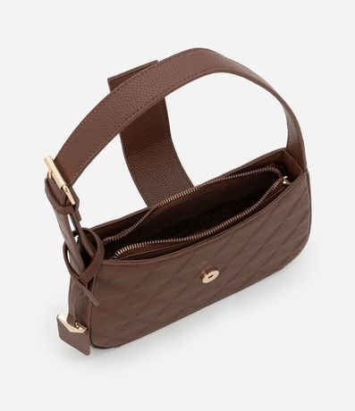 Bolsillo Baguette Pequena con Textura en Relieve y Detalle de Colgante 5