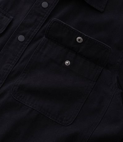 Camisa en Sarga con Botones y Bolsillos 8