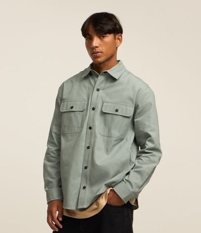 Camisa en Sarga con Botones y Bolsillos