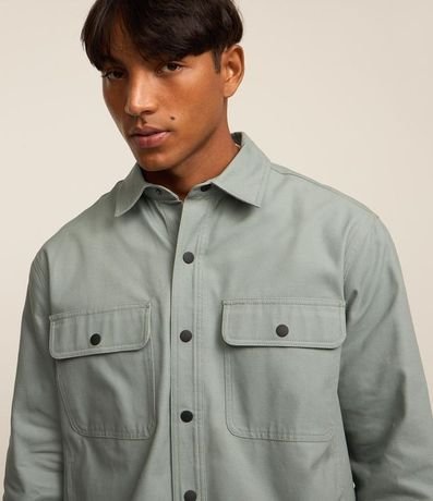 Camisa en Sarga con Botones y Bolsillos 3