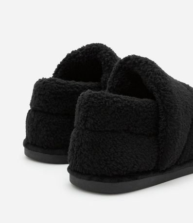 Pantufla Bota con Textura Peluche 3