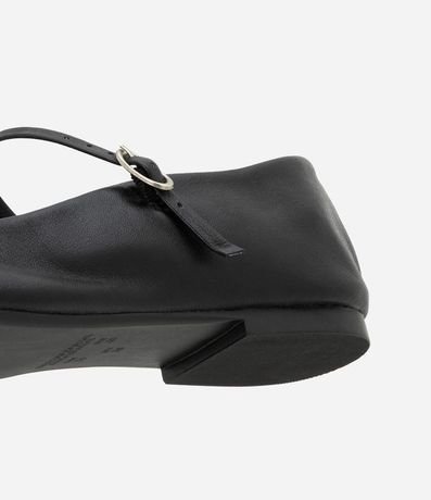 Zapatilla de Cuero con Puntera Cuadrada y Detalle en Hebilla 5