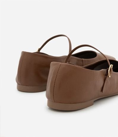 Zapatilla de Cuero con Puntera Cuadrada y Detalle en Hebilla 3