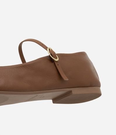 Zapatilla de Cuero con Puntera Cuadrada y Detalle en Hebilla 4