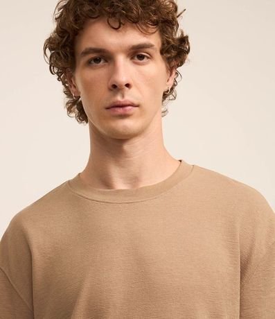 Remera en Algodón Texturizado en Cuello Redondo 4