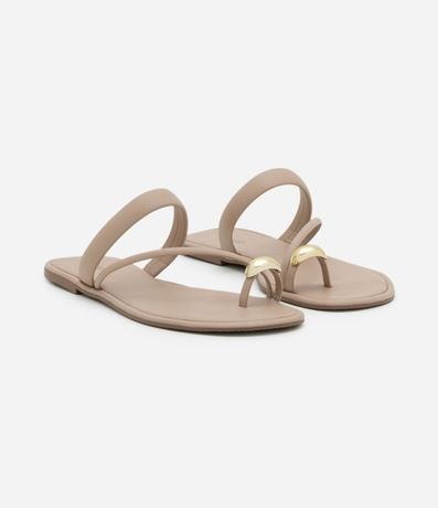 Sandalia Plana en PU con Detalle de Metal 2