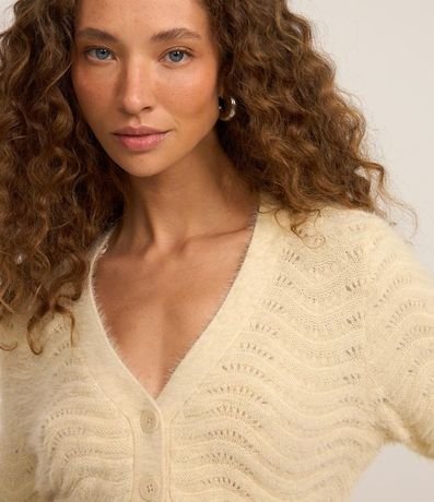 Cardigan Cropped con Pelito y Punto Ondulado 3