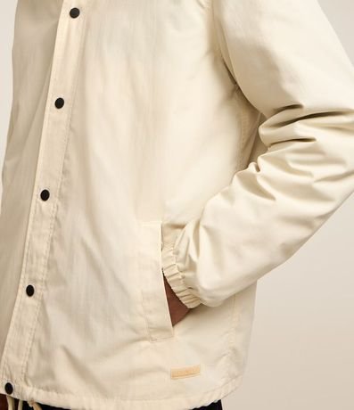 Campera en Poliamida con Botón a Presión 3