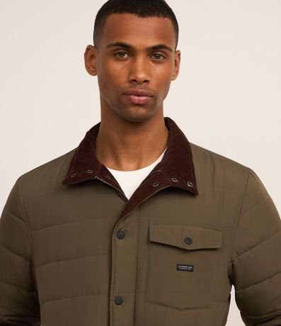 Campera Puffer con Cuello Alto Aterciopelada y Bolsillo Cargo 6