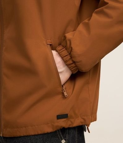 Campera Rompevientos con Capucha y Bolsillo con Cierre 7