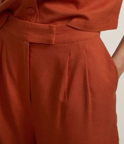 Short Corto en Viscosa en Lino con Pliegues y Bolsillos 3