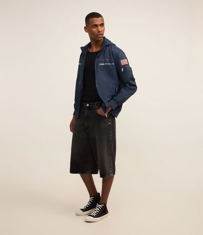 Campera Rompevientos con Capucha y Estampado Nasa 2