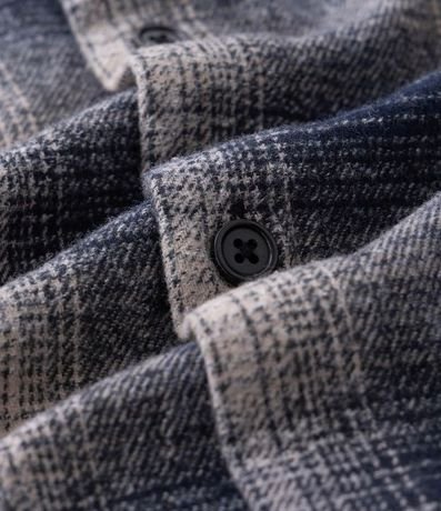 Camisa Comfort en Flanesa con Bolsillo y Estampa de Cuadros 6