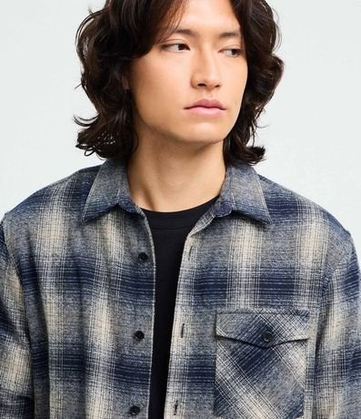 Camisa Comfort en Flanesa con Bolsillo y Estampa de Cuadros 4