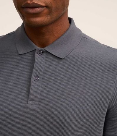 Polo Slim en Media Malla con Botones y Textura Acanalada 3