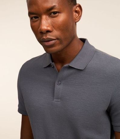 Polo Slim en Media Malla con Botones y Textura Acanalada 4