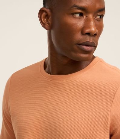 Remera Slim en Algodón con Textura Acanalada 4