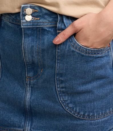 Pollera Corta en Jeans con Botones Doble en la Cintura y Bolsillo Carpintero 4
