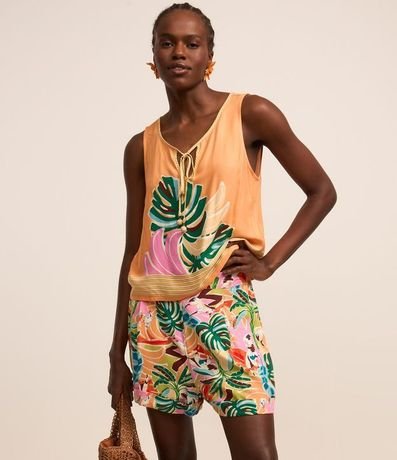 Short Corto en Twill con Estampa de Follajes 2