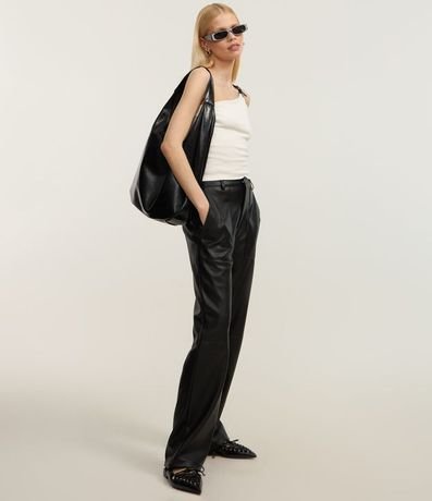 Pantalón Recto en PU con Bolsillos Grandres 2