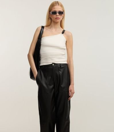 Pantalón Recto en PU con Bolsillos Grandres 3