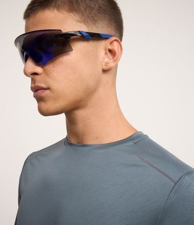 Remera Deportiva Dry Fit con Estampa Rayada 3