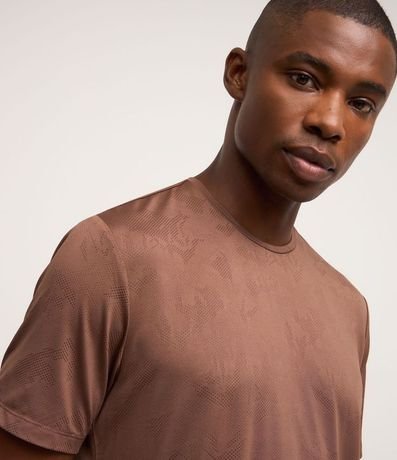 Remera Deportiva con Tecnologia Dry y Estampa Jacquard 4