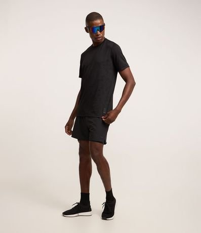 Remera Deportiva con Tecnologia Dry y Estampa Jacquard 2