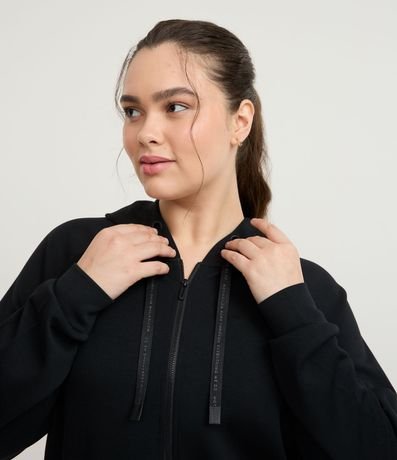 Campera Deportiva con Capucha y Manga Maglán Curve & Plus Size 2
