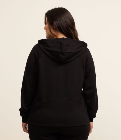 Campera Deportiva con Capucha y Manga Maglán Curve & Plus Size 3