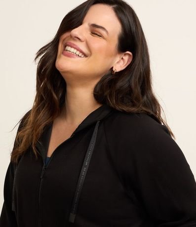 Campera Deportiva con Capucha y Manga Maglán Curve & Plus Size 4