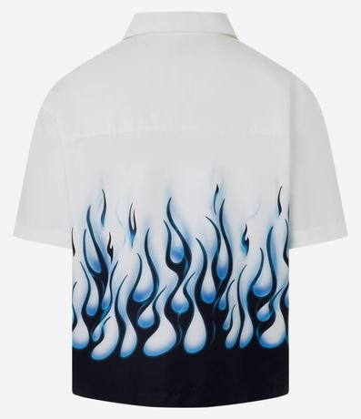 Camisa Boxy en Tricolina con Bolsillo y Estampa de Llamas en la Parte Baja 2