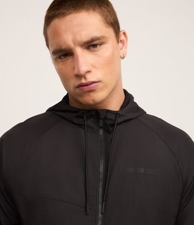 Campera Deportiva Básica con Capucha 7