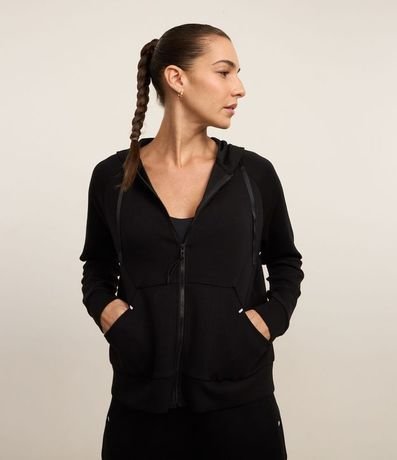 Campera Deportiva en Microfibra Pesada con Bolsillos y Capucha 2