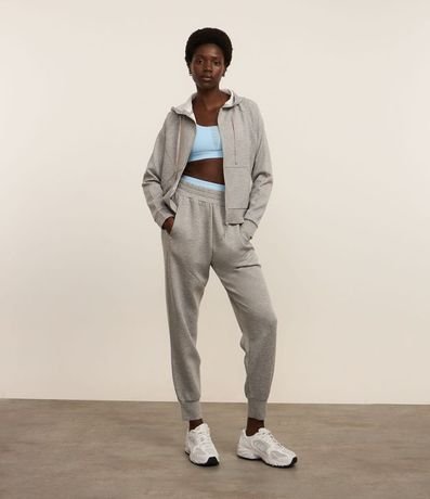 Campera Deportiva en Microfibra Pesada con Bolsillos y Capucha 2