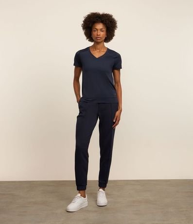 Remera Deportiva en Microfibra Escote V 2