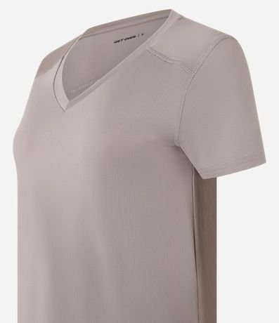 Remera Deportiva en Microfibra Escote V 7