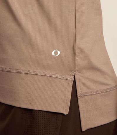 Remera Deportiva en Microfibra Escote V 5