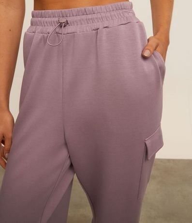 Pantalón Deportiva en Microfibra Pesada con Bolsillo Cargo y Ajuste en la Bajo 4