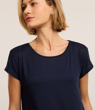 Remera en Microfibra con Escote Redondo 3