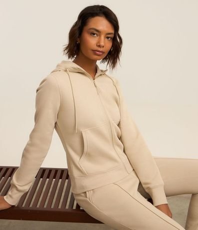 Campera Deportiva en Mix de Tejidos con Capucha y Bolsillos