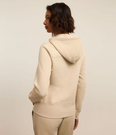 Campera Deportiva en Mix de Tejidos con Capucha y Bolsillos 4