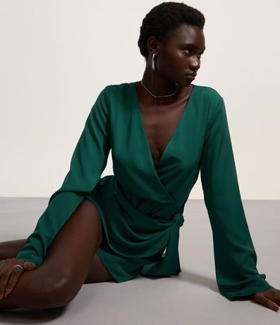 Enterito Short Pollera en Crepé con Escote Traspasado 5