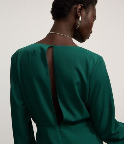 Enterito Short Pollera en Crepé con Escote Traspasado 4