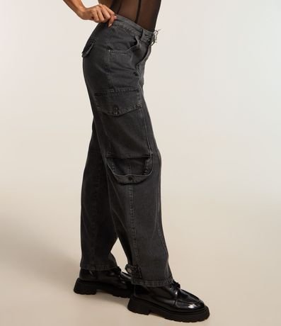 Pantalón Recto en Jeans con Bolsillos Cargo y Friso Delantero 5