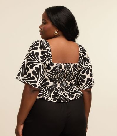 Blusa Cropped Viscolino Estampa Abstracta Curve & Plus Size 3