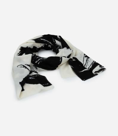 Bufanda en Franela con Flecos y Estampa Follaje 2