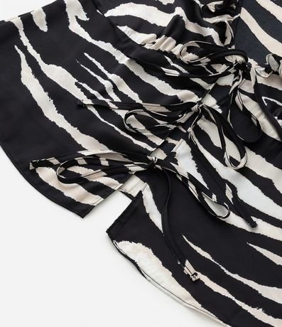 Blusa en Crepé Animal Print con Volados Curve & Plus Size 7