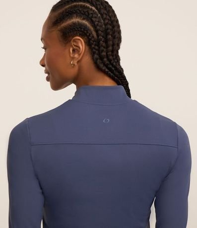 Campera Deportiva en Poliamida con Bolsillos y Cuello Alto 4